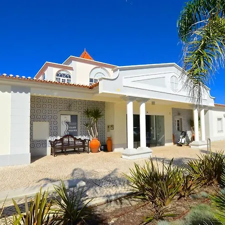 Branca - 4 Bedroom Holiday With Pool & Wifi At Praia Del Rey