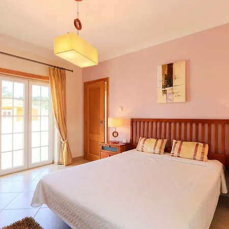 Branca - 4 Bedroom Holiday With Pool & Wifi At Praia Del Rey Villa Praia del Rei