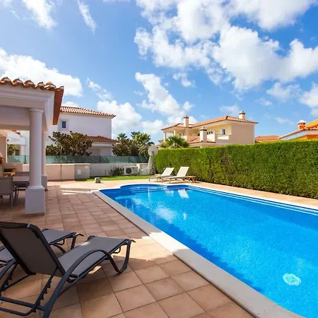 Villa Branca - 4 Bedroom Holiday With Pool & Wifi At Praia Del Rey Praia del Rei