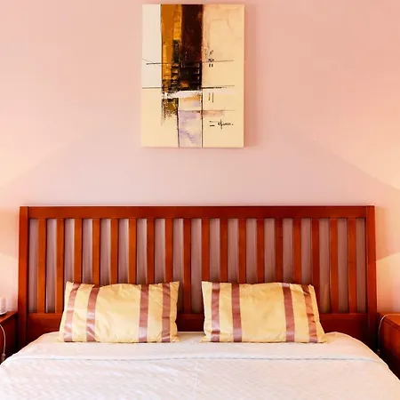 Villa Branca - 4 Bedroom Holiday With Pool & Wifi At Praia Del Rey