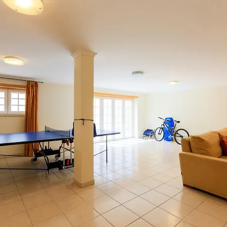 Branca - 4 Bedroom Holiday With Pool & Wifi At Praia Del Rey
