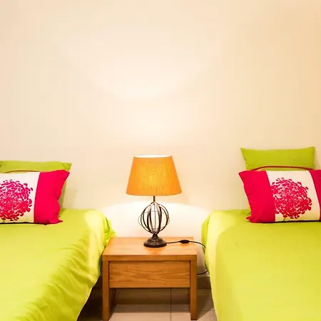 Branca - 4 Bedroom Holiday With Pool & Wifi At Praia Del Rey Villa
