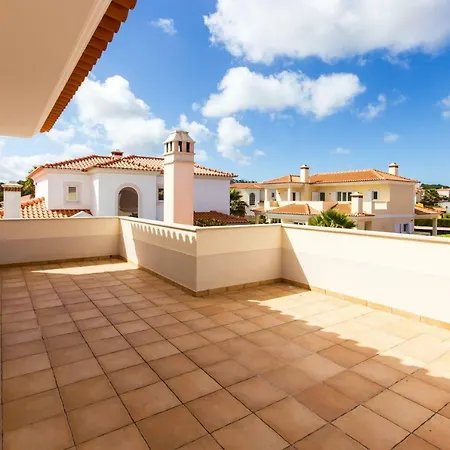 Villa Branca - 4 Bedroom Holiday With Pool & Wifi At Praia Del Rey Praia del Rei