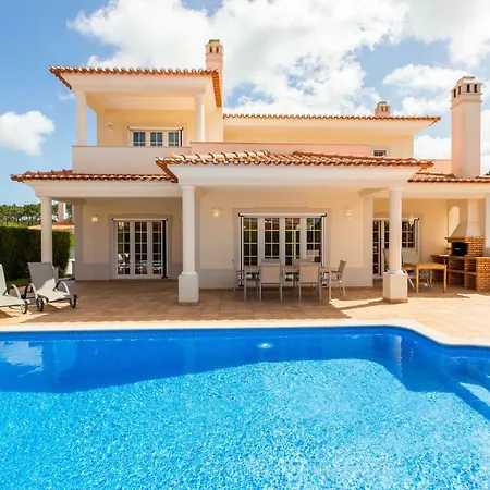 Branca - 4 Bedroom Holiday With Pool & Wifi At Praia Del Rey