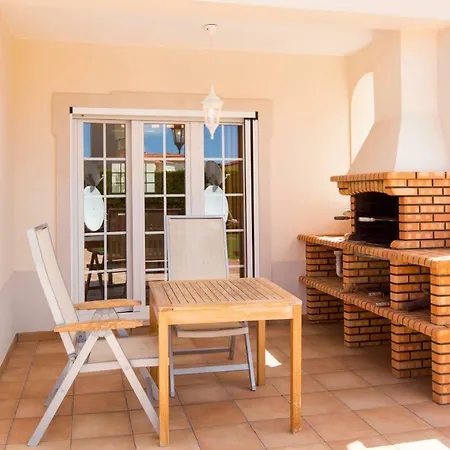 Branca - 4 Bedroom Holiday With Pool & Wifi At Praia Del Rey